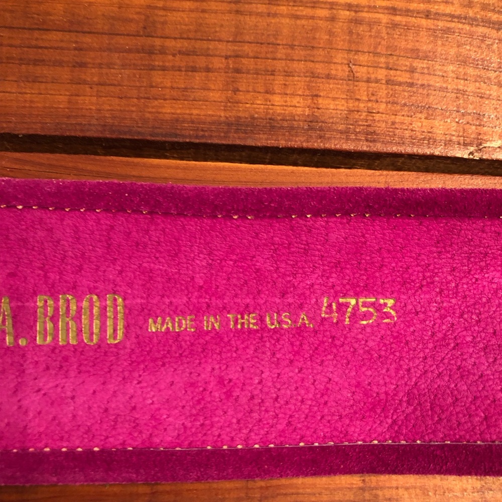 Vintage Magenta Suede Wrap Belt with Gold Oval Buckle - Picture 6 of 8